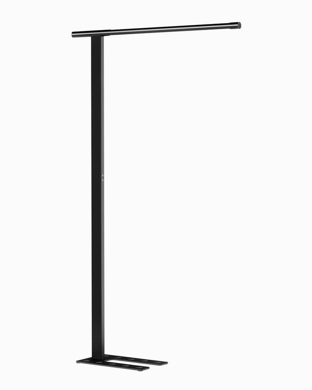 Schlichte schwarze Stehleuchte Mono von Belux mit horizontalem Lichtbalken.