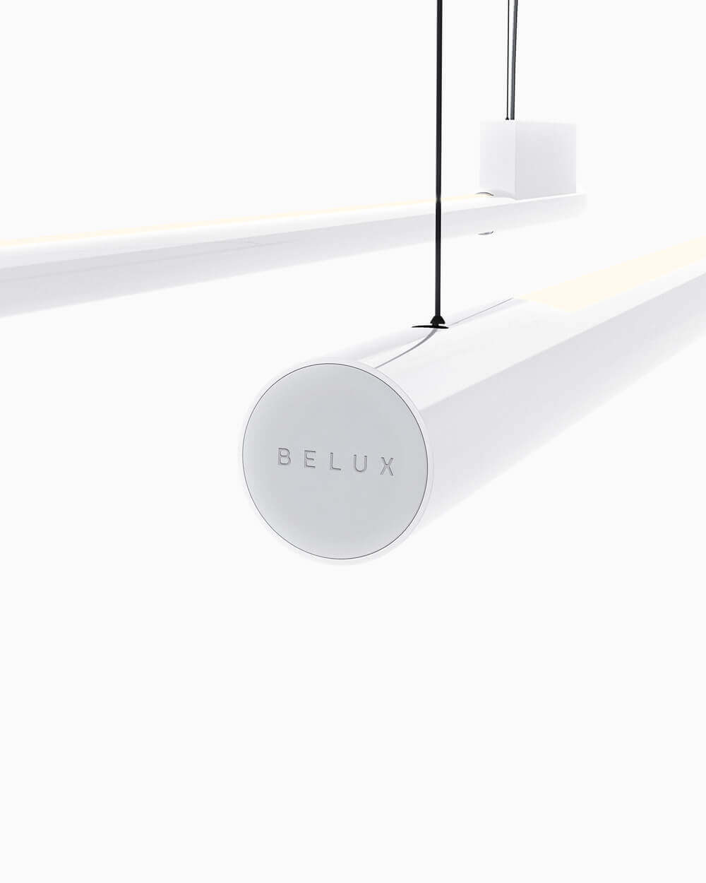 Pendelleuchte Mono von Belux mit minimalistischer, weißer Gestaltung.