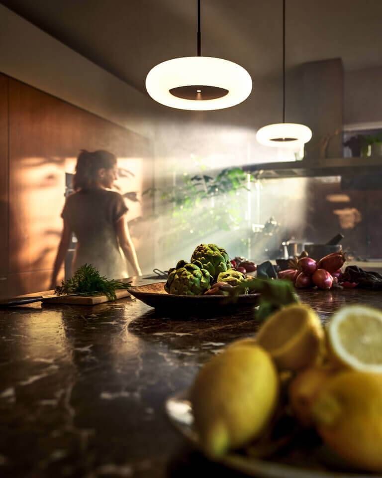 Belux Oto – Schwebendes Ringlicht über der Kücheninsel